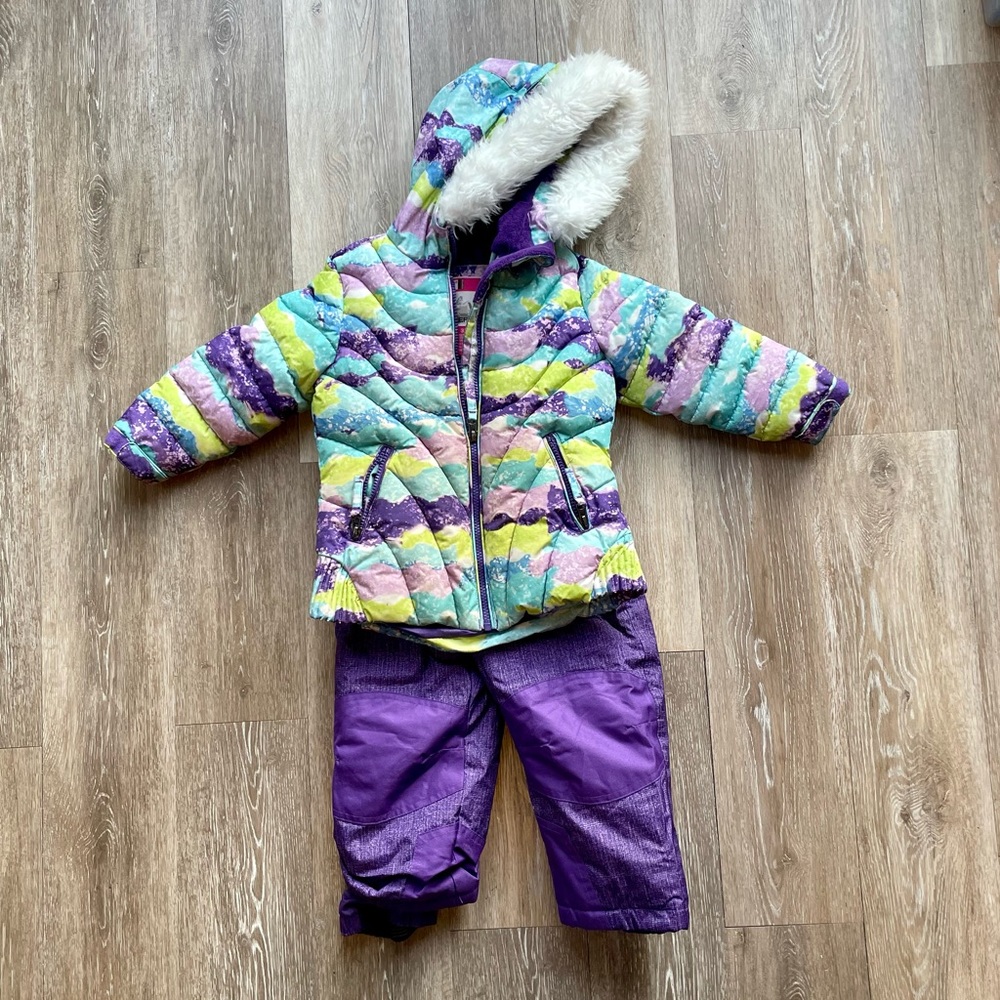 32 Degrees Toddler 3T Snow Suit. Coat with Bibs